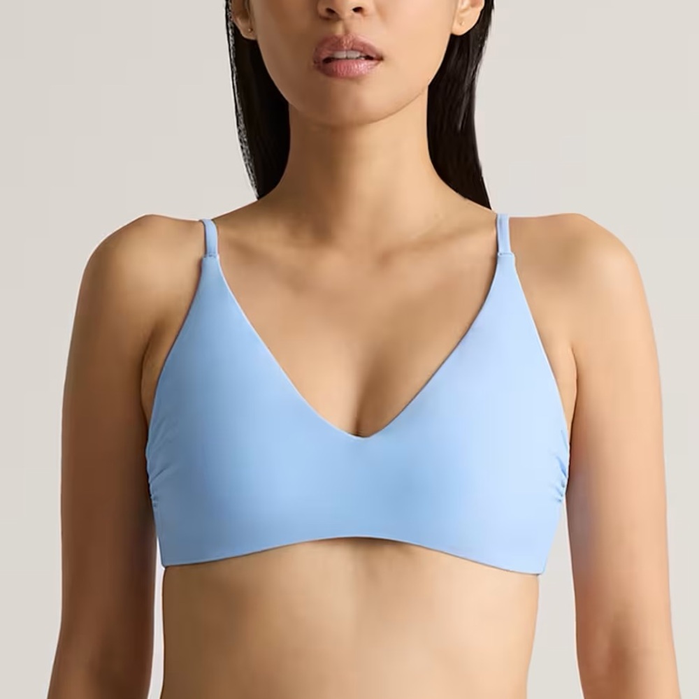 NWT Quince Women's Clear Blue Sky V Neck Bikini Top Sz S -
Sold out online